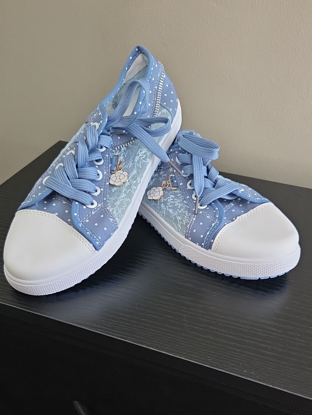 NWOT Womens Fancy Sneakers